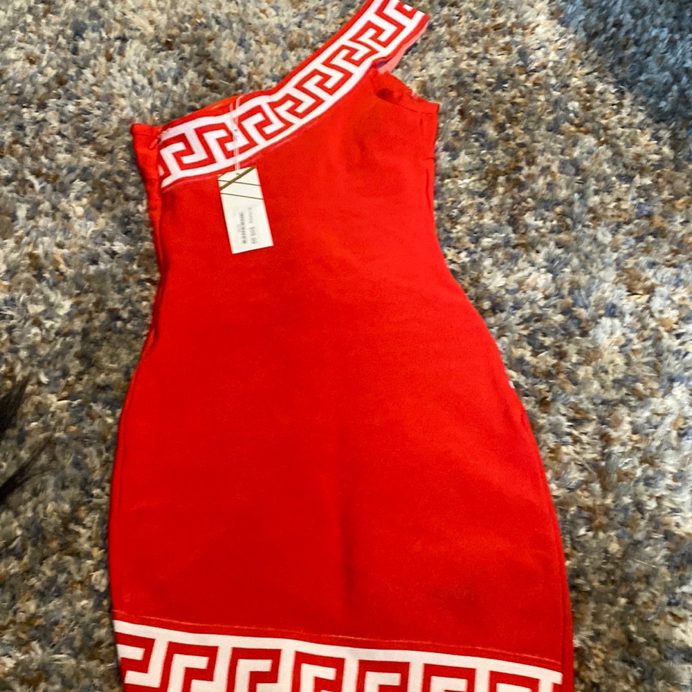 brand new never worn fully intact